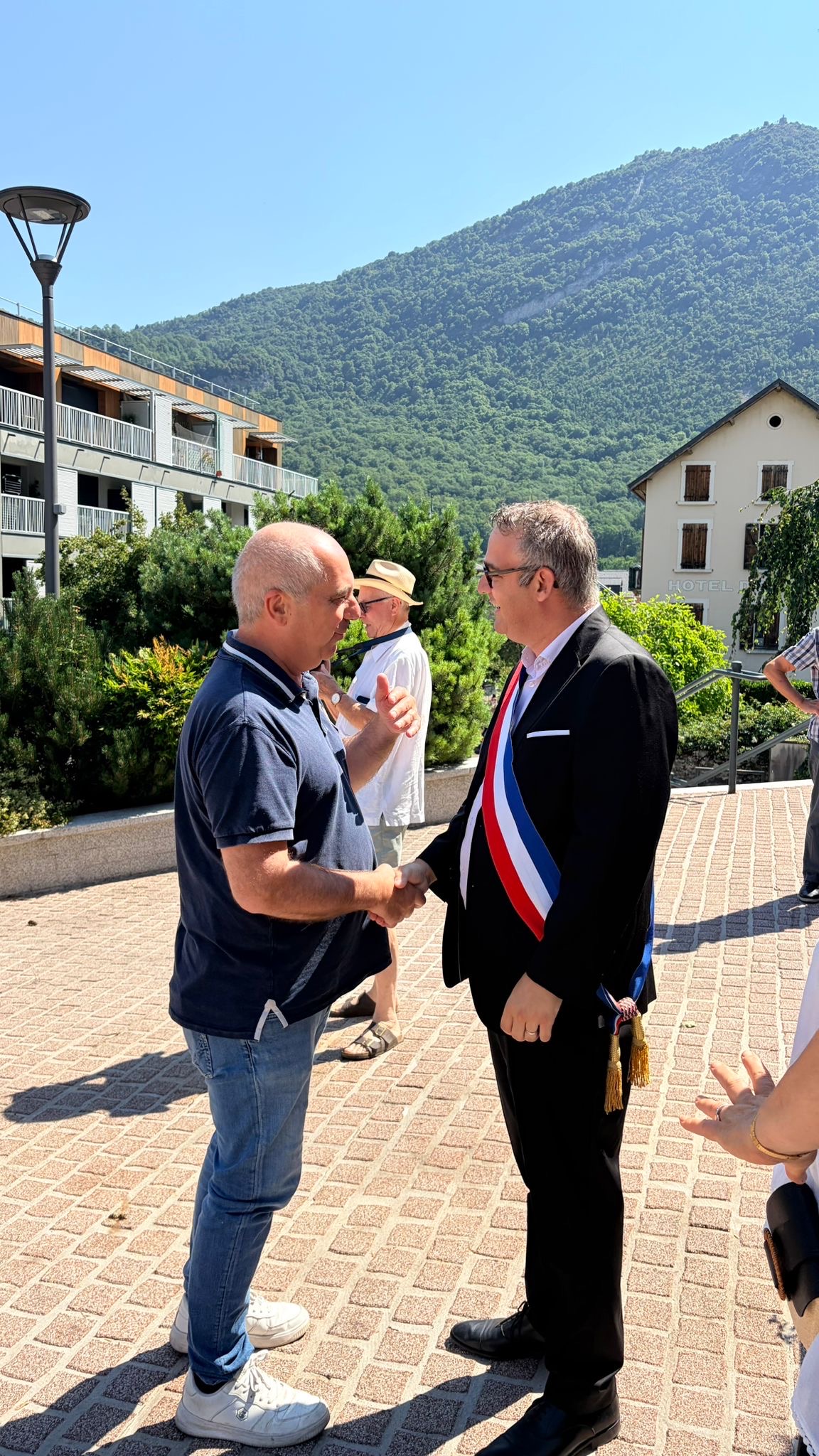 Agrandir l'image 1